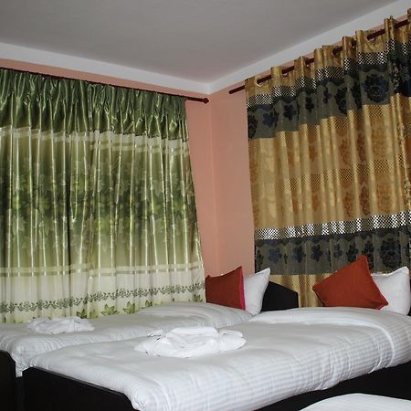 Travellers Dorm Bed & Breakfast Катманду Екстериор снимка