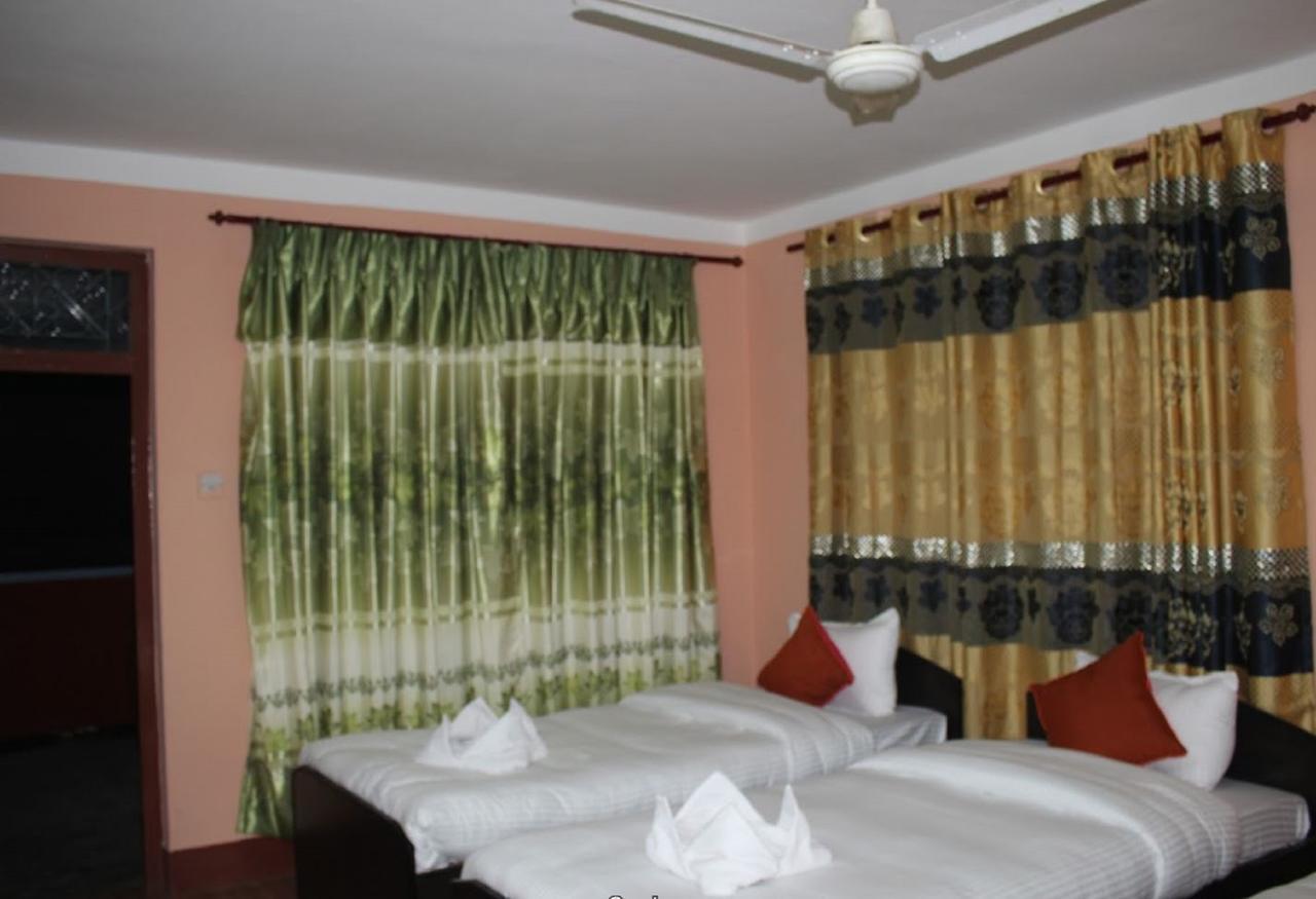 Travellers Dorm Bed & Breakfast Катманду Екстериор снимка