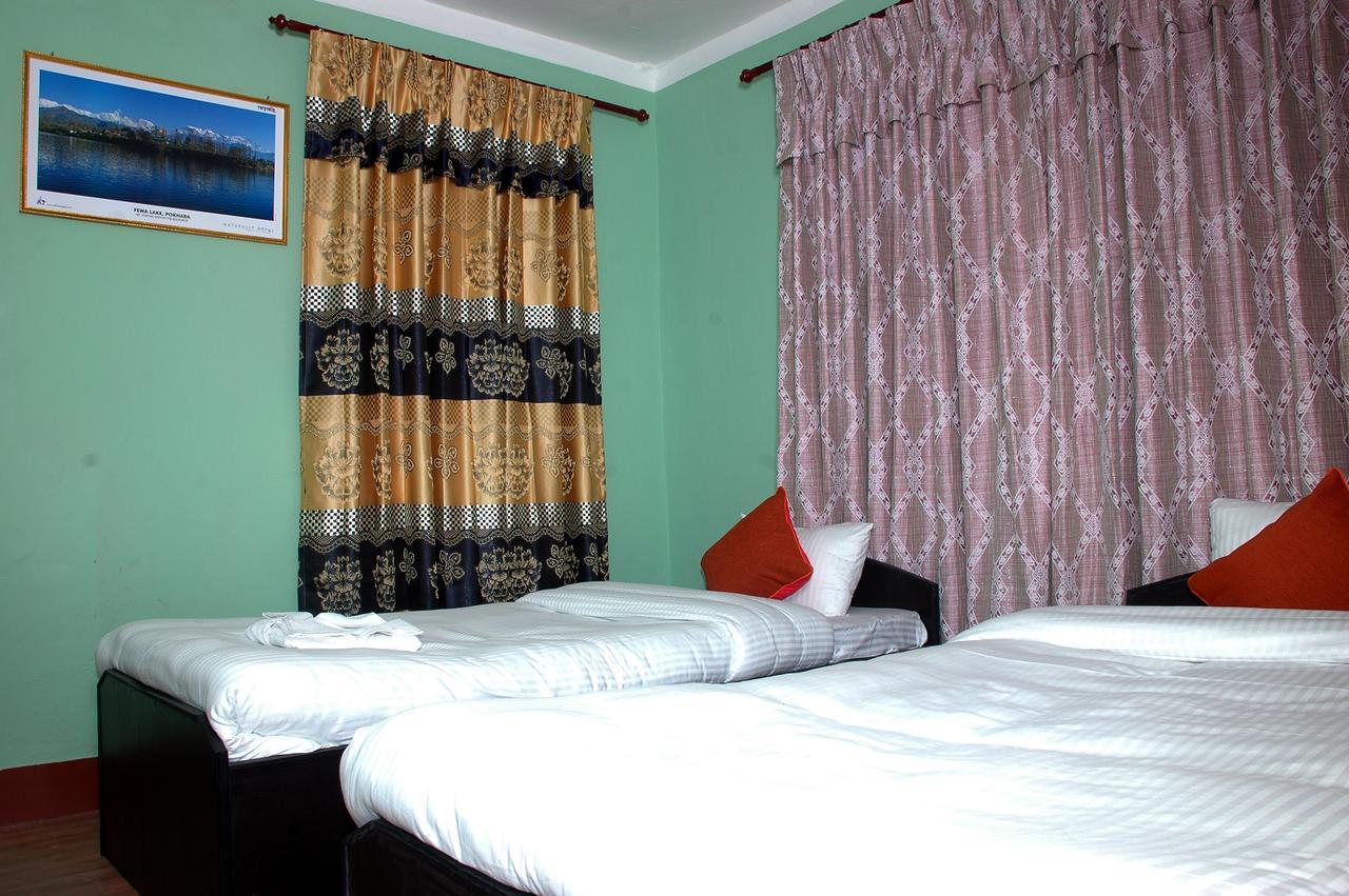 Travellers Dorm Bed & Breakfast Катманду Екстериор снимка