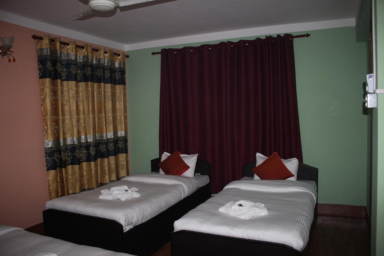 Travellers Dorm Bed & Breakfast Катманду Екстериор снимка