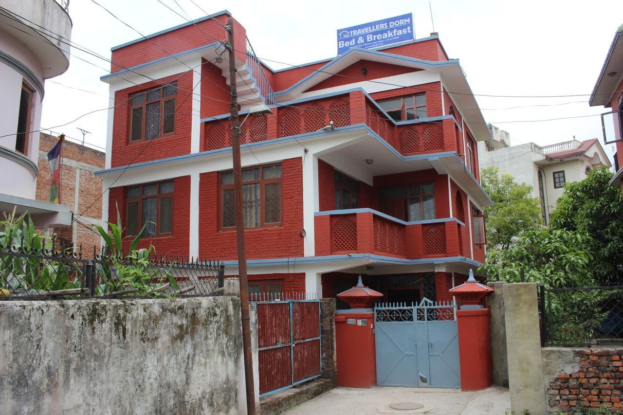 Travellers Dorm Bed & Breakfast Катманду Екстериор снимка