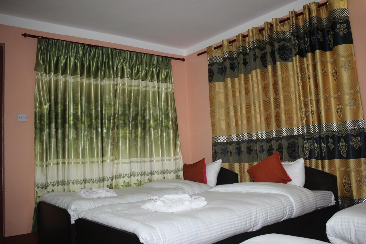 Travellers Dorm Bed & Breakfast Катманду Екстериор снимка