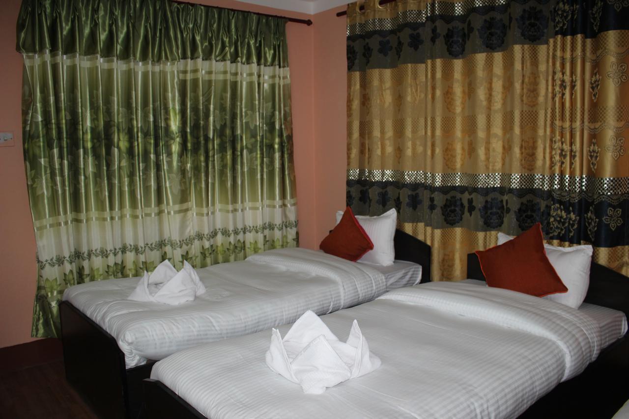 Travellers Dorm Bed & Breakfast Катманду Екстериор снимка